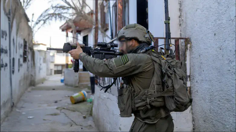 IDF soldier in Tulkarm