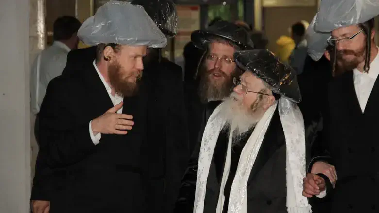 עם רבו הרבי מקרעטשניף