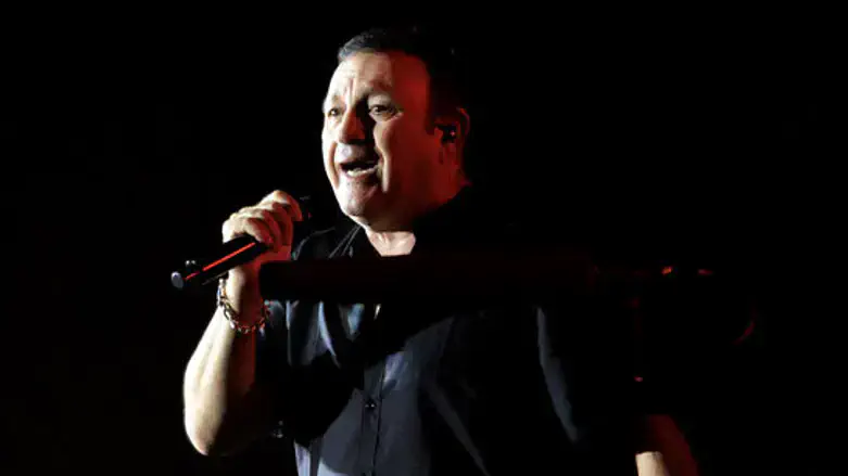 זאב נחמה, אתניקס