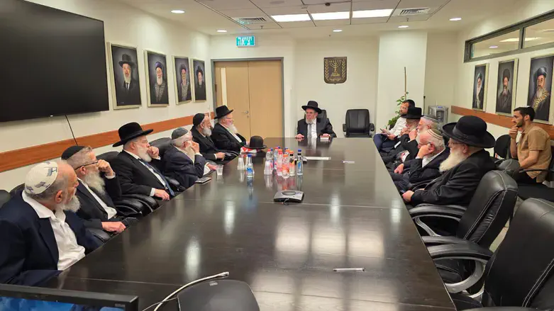 בכירי הרבנים בלשכת הרב הראשי