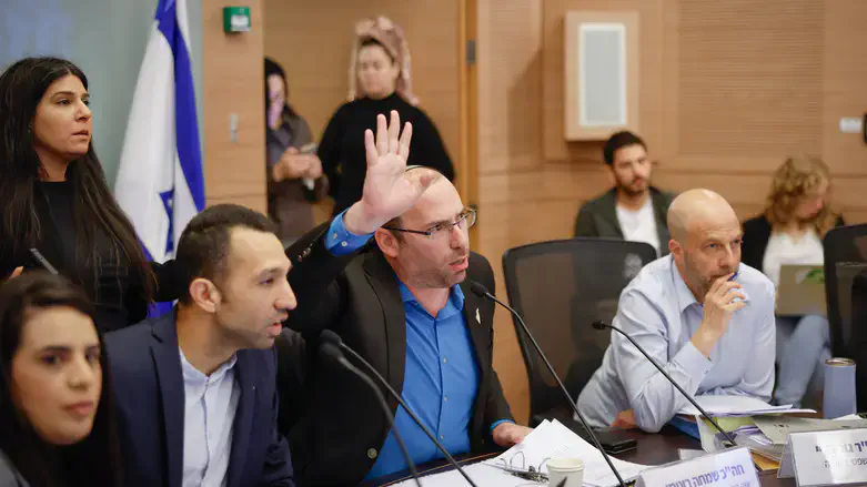 אישור שינוי הרכב הוועדה