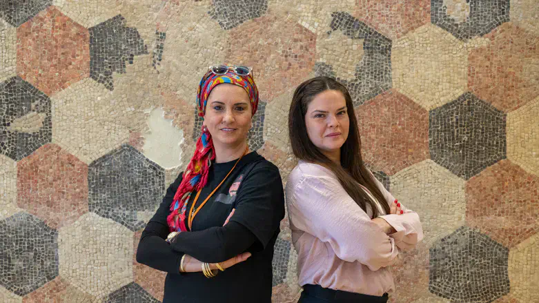 חברות פורום 'דין וצדק' תמר תשובה (מימין) ותמר גרסין