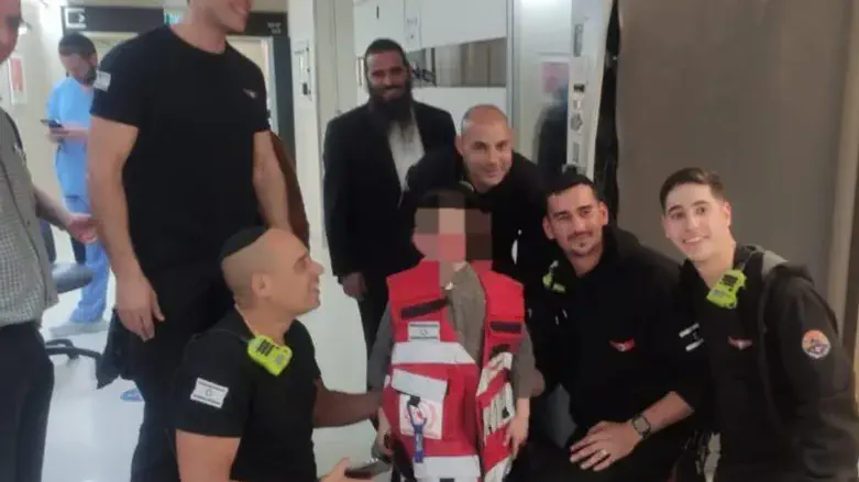 הכבאים עם הילד