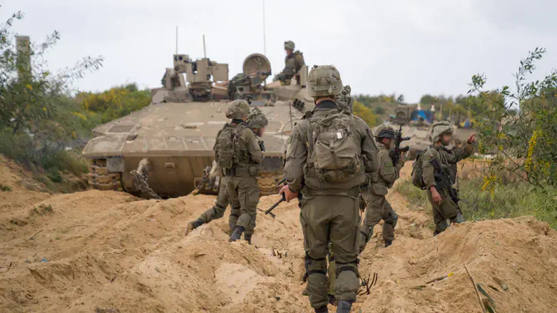 IDF troops on northern Gaza