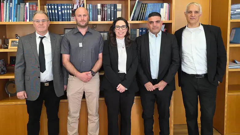 ח"כ קוריזר והשופטים