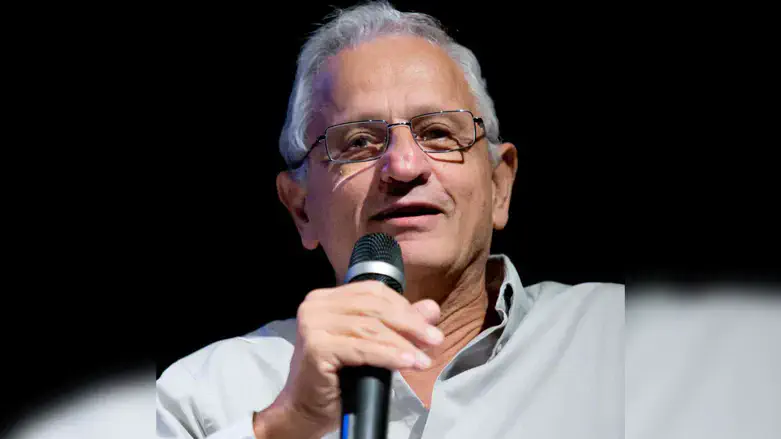 נחום ברנע