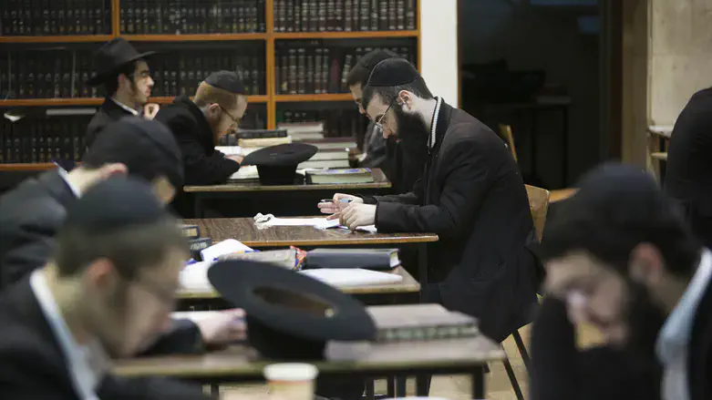 בחורי ישיבה חרדים