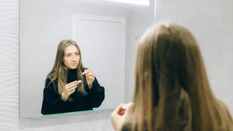 כהויות בפנים