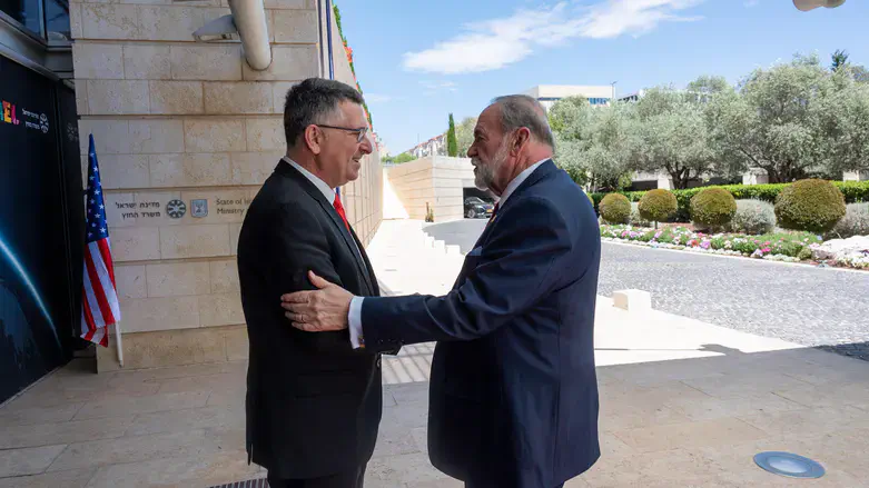 Sa'ar and Huckabee