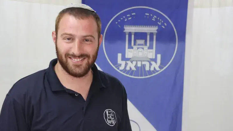 אלחנן וולף