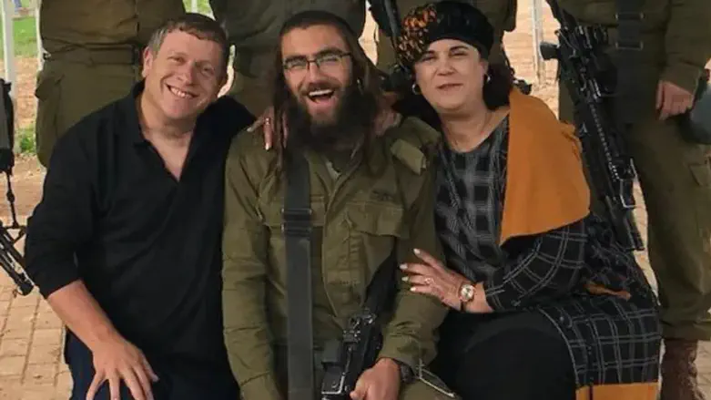 תחיה וחגי לובר עם יהונתן ז"ל