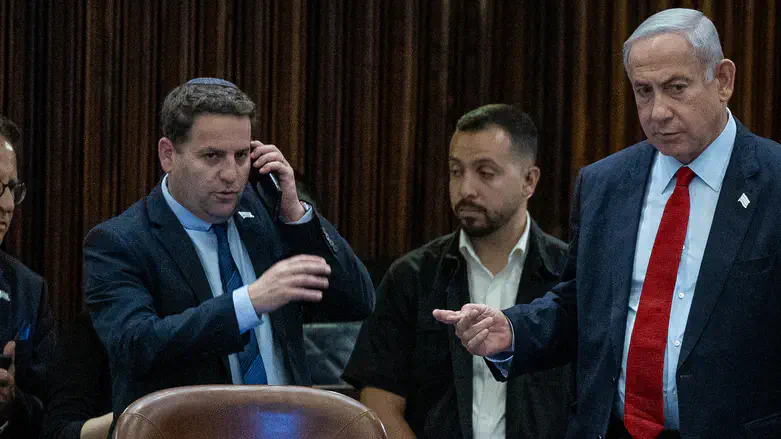 נתניהו לצד נבו כץ