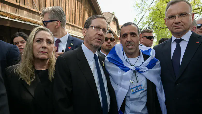 Eli Sharabi with President Herzog in Poland