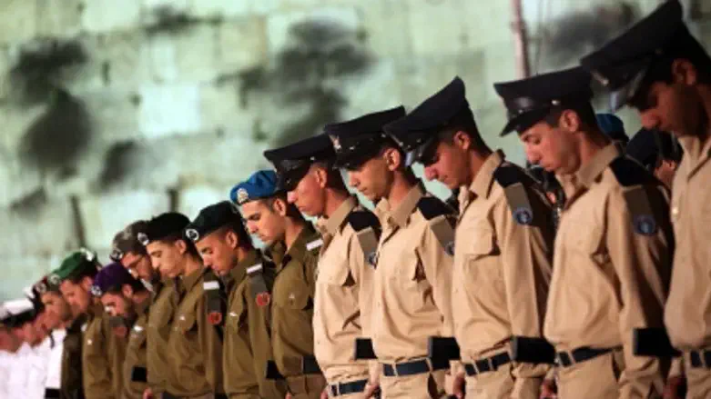Remembrance Day: the siren sounds.