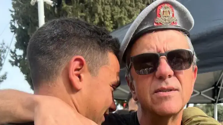 סמ"ר יהלי שרור ז"ל עם אביו אופיר