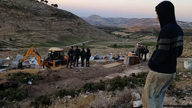 הרס בגבעת אור נחמן