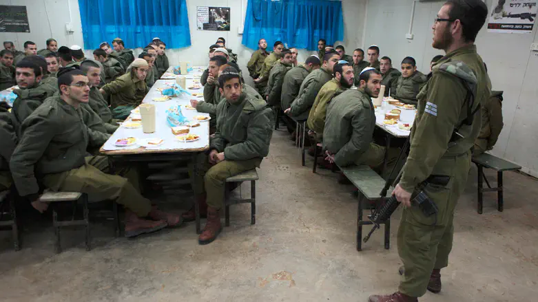 IDF soldiers mess hall