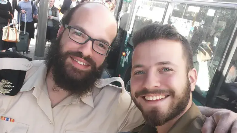 ישראל דיסקינד ואחיו