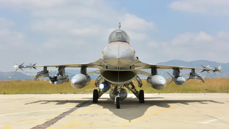 Истребитель F-16