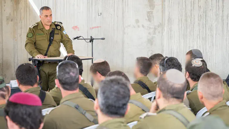 IDF Chief of Staff Eyal Zamir with the reservists