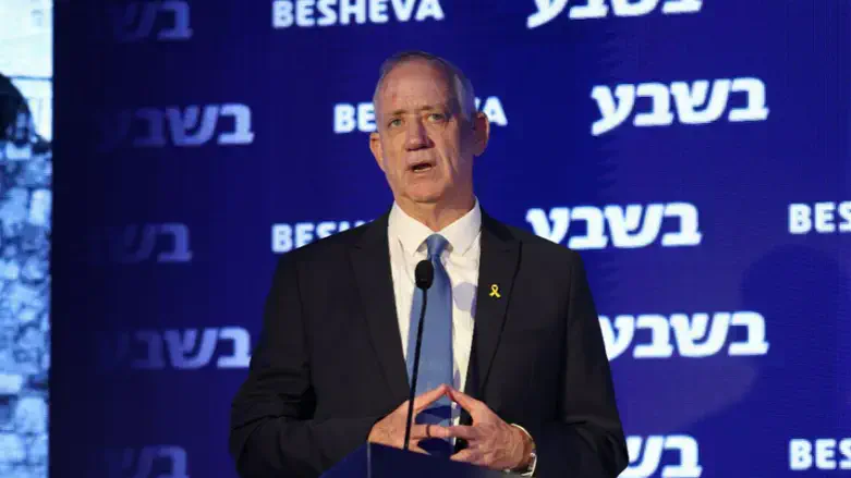 בני גנץ בכנס