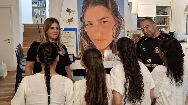 Anat Naim and Gili Algabi with the girls
