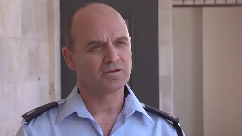 סגן ניצב אייזק סימון