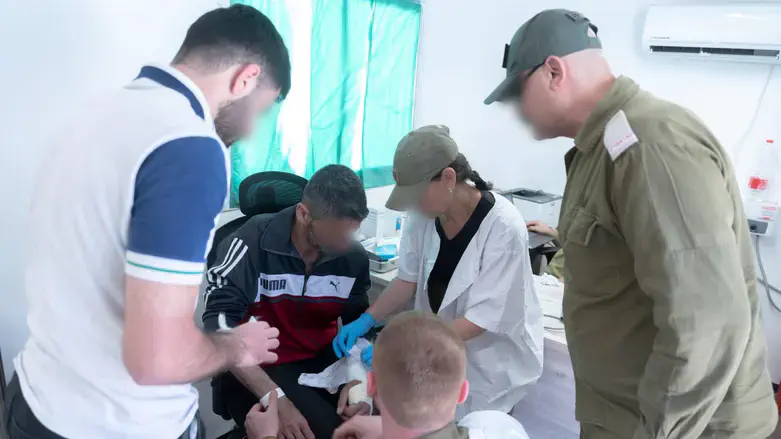 Treating the wounded in Syria