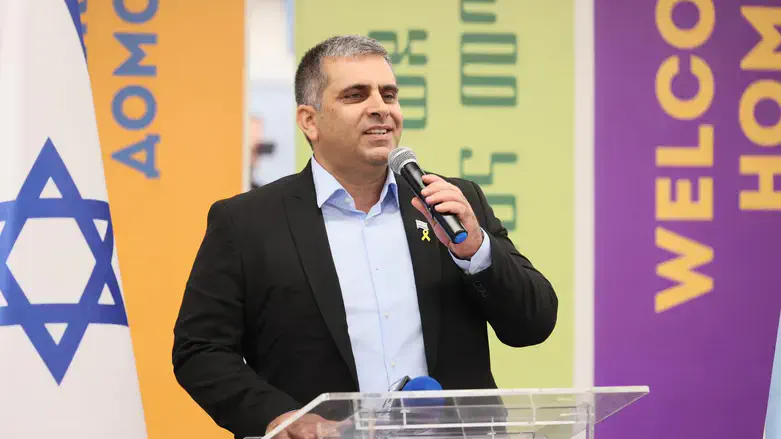 השר אופיר סופר
