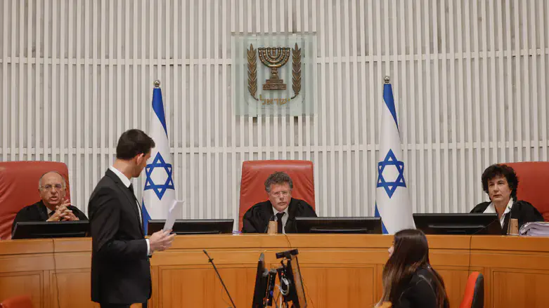 השופטים סולברג, עמית ודפנה ברק־ארז