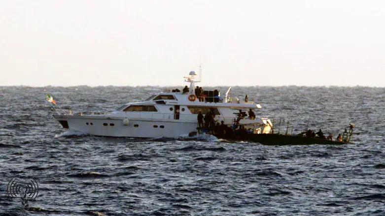 Israeli navy takes over flotilla ships