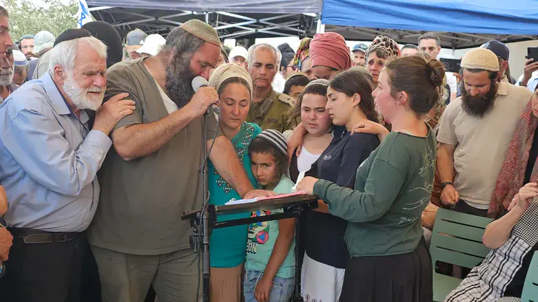 אליאב ליבי מספיד את בנו