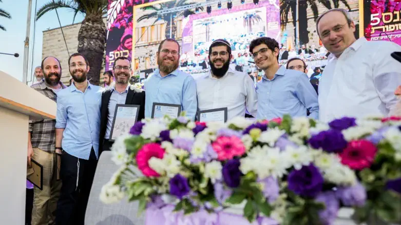 אנשי מערכת 'אלומות' בכנס 'אסופות' האחרון