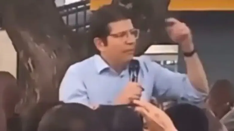 שניות לפני הירי במועמד מיגל אוריבה טורביי