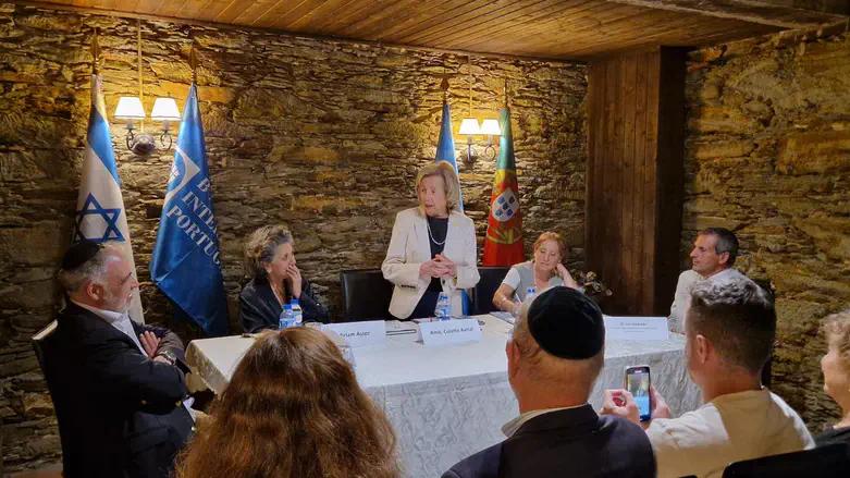 Avital speaking at the event