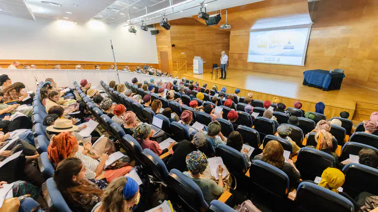 כנס בכל לבבך