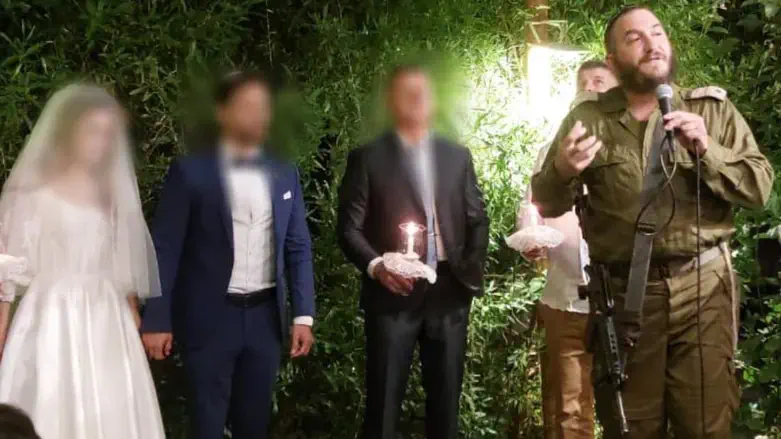 החופה עם הרב מהיחידה