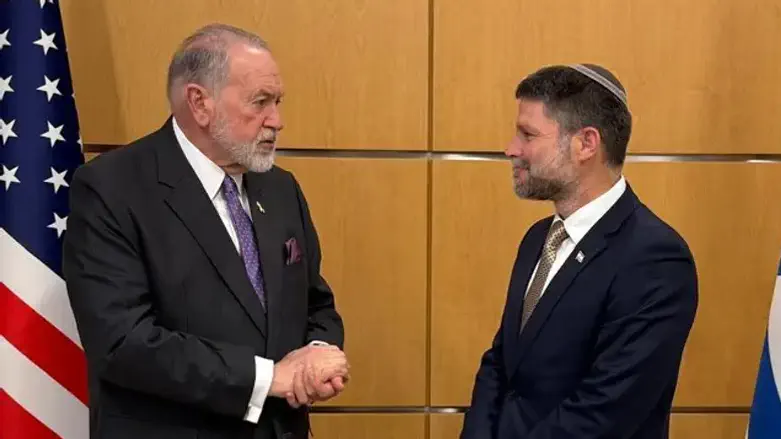 Huckabee with Smotrich