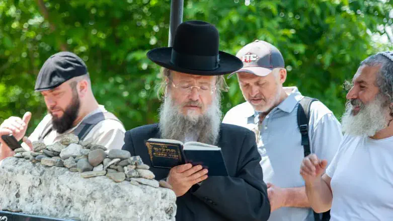 התפילה על קבר הצדיק