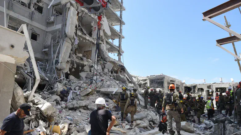 פגיעת טיל איראני בשכונת מגורים בישראל