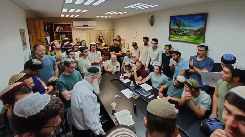 השיעור במקלט