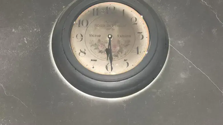 השעון שעבר מלכת