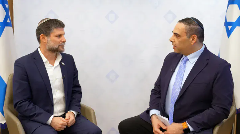 Bezalel Smotrich (L)