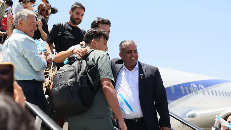 העולם מגיעים לישראל