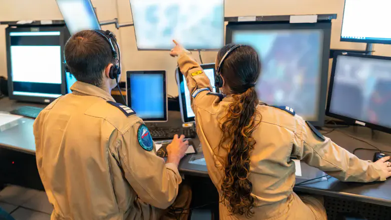 פעילות יחידת הבקרה האווירית