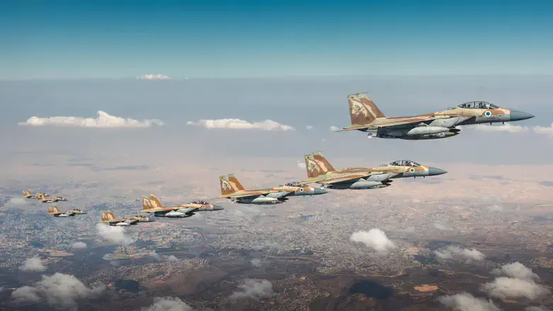 מטוסי קרב בדרכם לאיראן