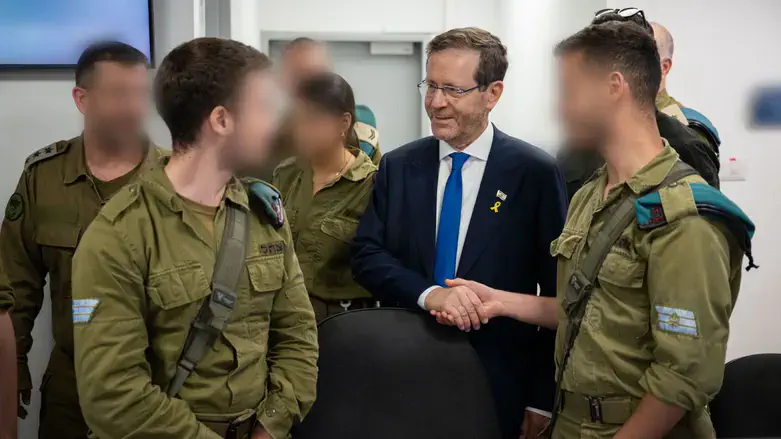 President Isaac Herzog with the soldiers