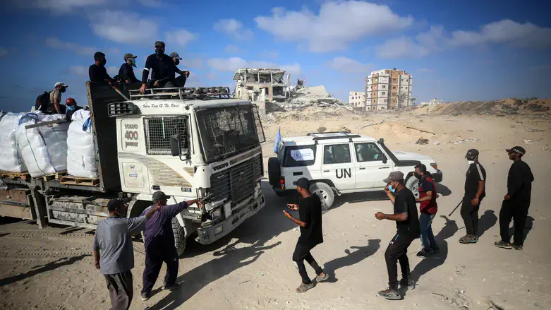 Hamas terrorists take over humanitarian aid