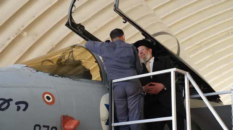 Rabbi Ber at the airbase