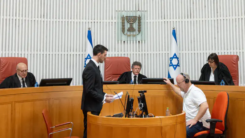 ההרכב בדיון בבג"ץ